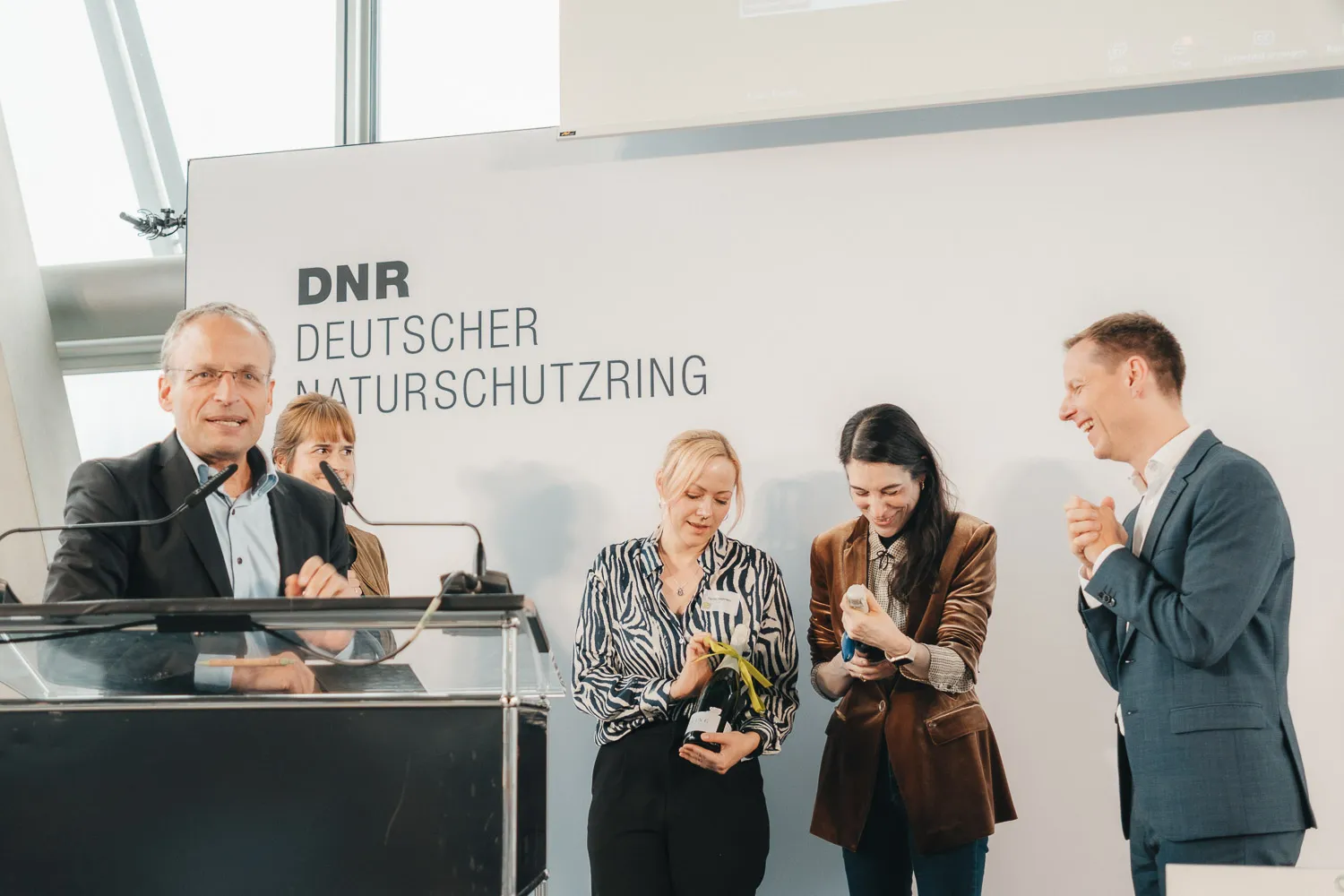 DNR-Geschäftsführer und DNR-Präsident bedanken sich bei der DNR-Crew für die Organisation.